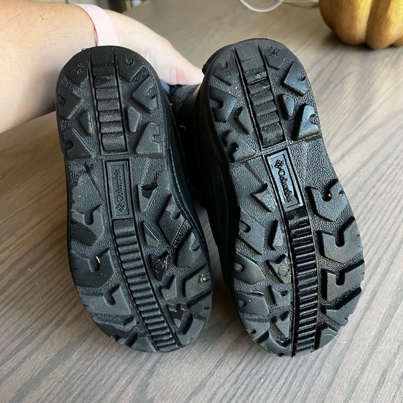 Columbia Youth Boots - Picture 2 of 6